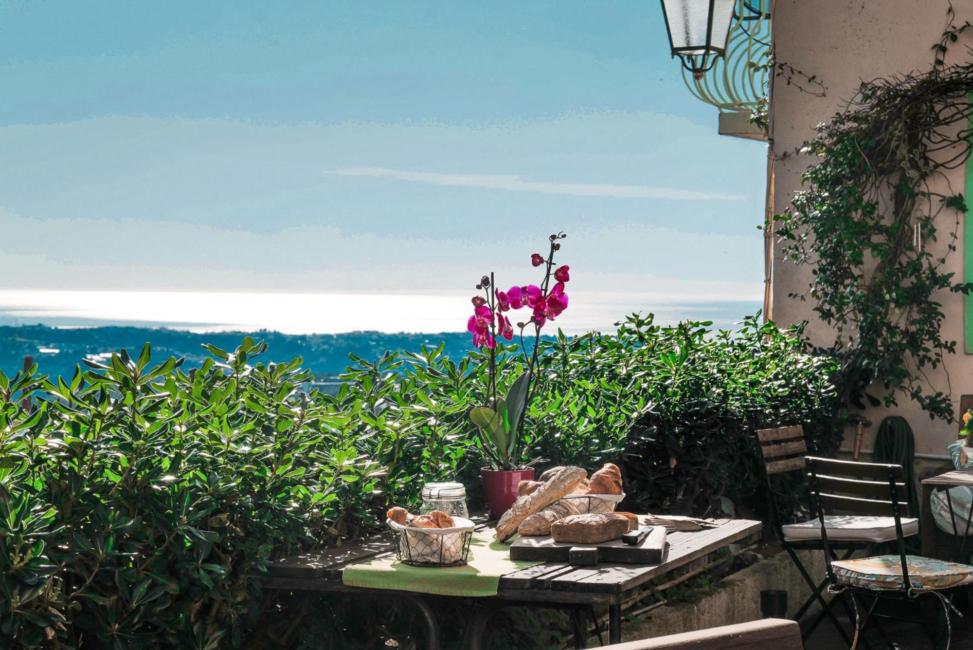 Bed and Breakfast The Frogs' House - Yoga Retreat Saint-Jeannet  Екстер'єр фото